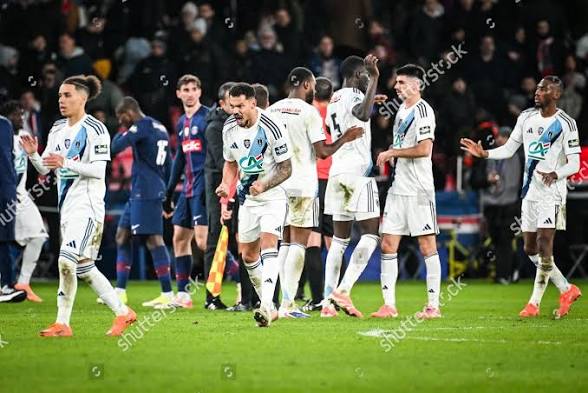 Paris FC vs RC Strasbourg — Stade Jean Bouin, Angers