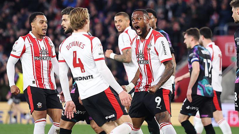 Southampton FC vs Portsmouth FC — St Mary's Stadium, Southampton
