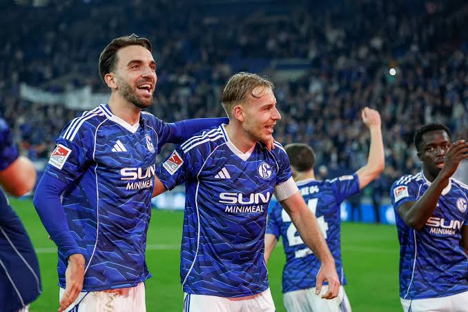FC Schalke 04 vs FC Augsburg — Veltins-Arena, Gelsenkirchen