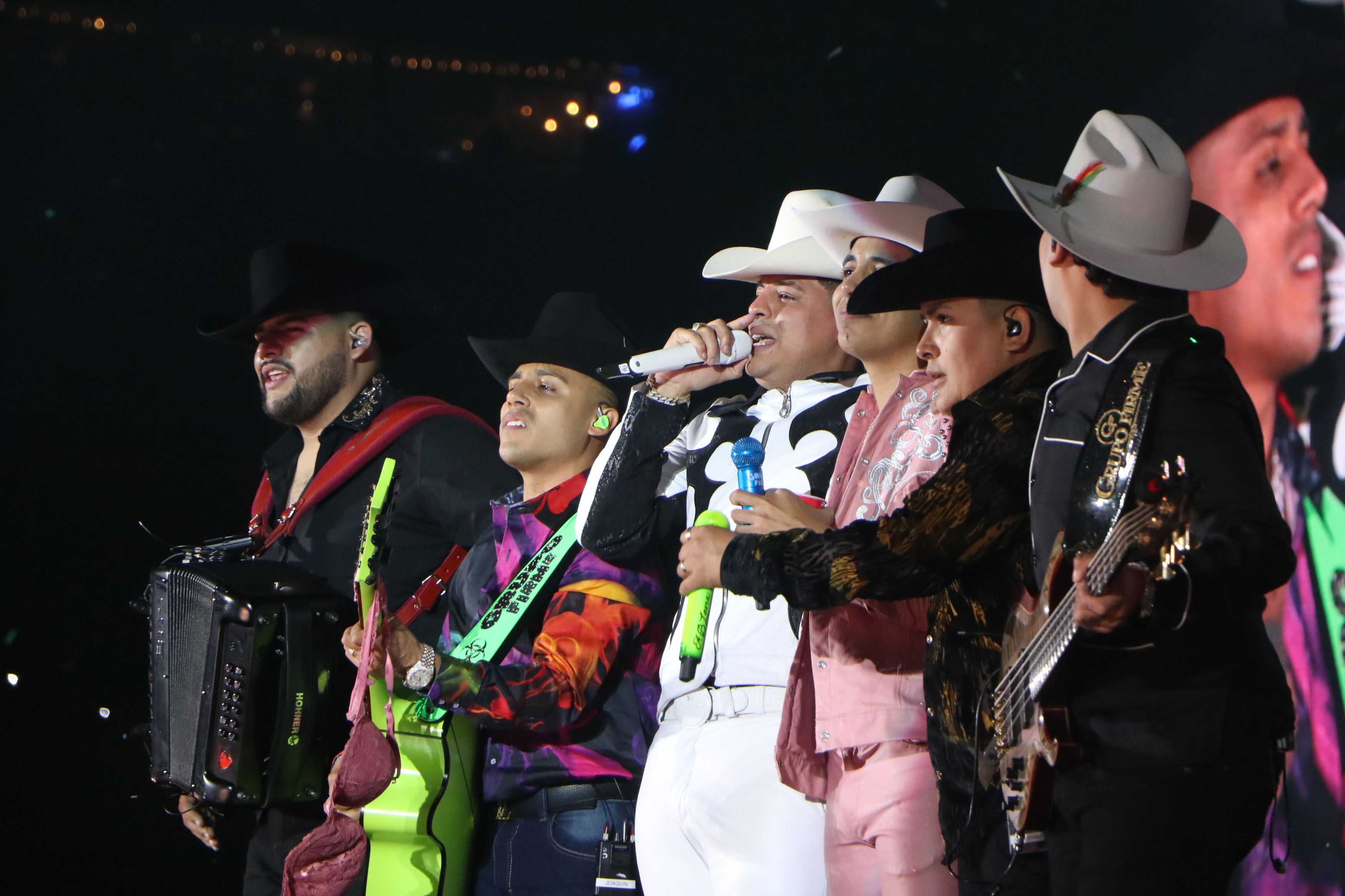 Grupo Firme Valencia — Roig Arena, Valencia