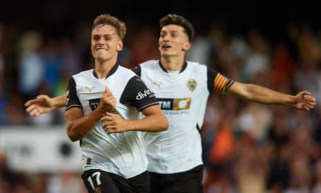 Valencia CF vs FC Barcelona — Estadio Mestalla, València