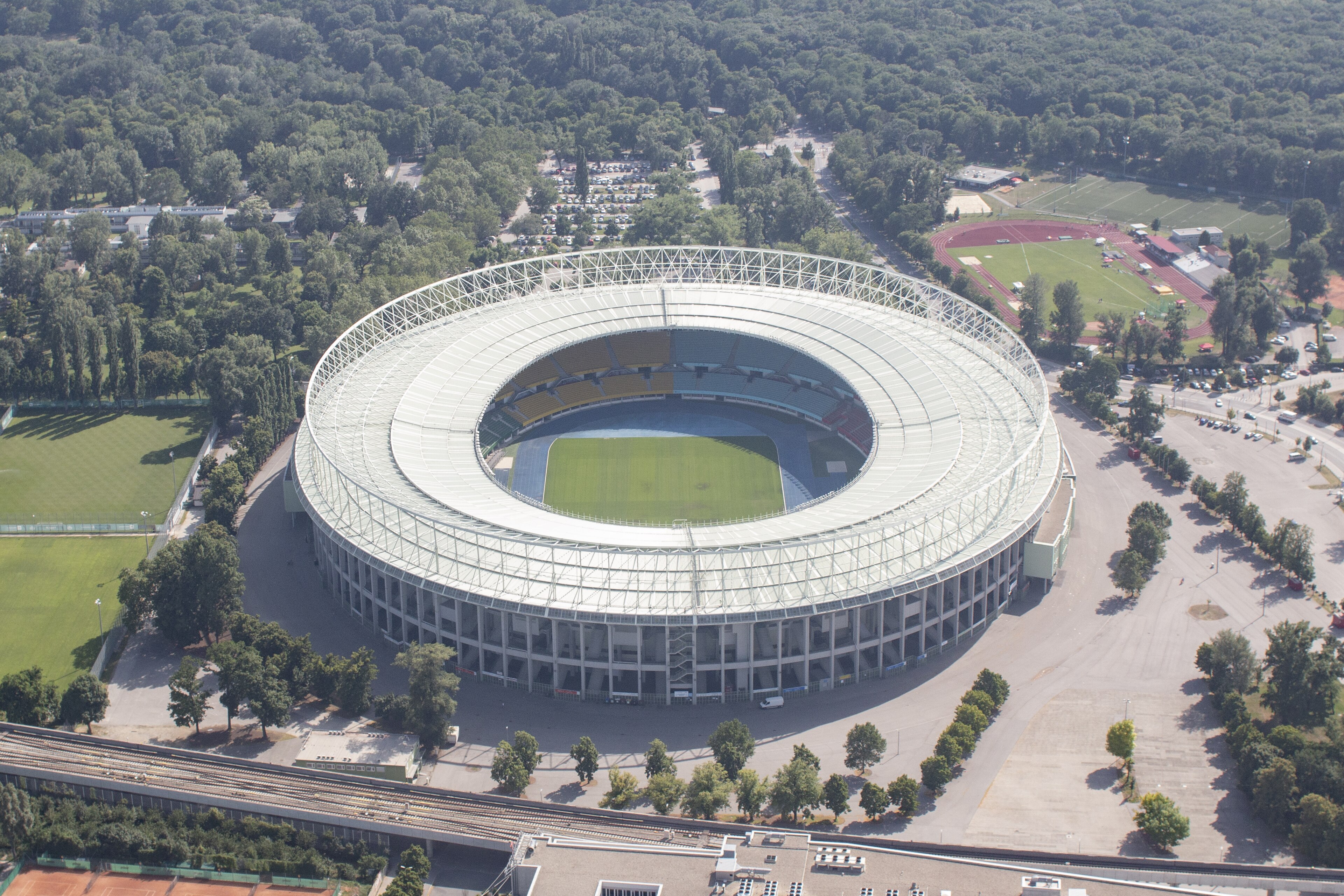 Austria vs Kosovo — Ernst-Happel-Stadion, Wien